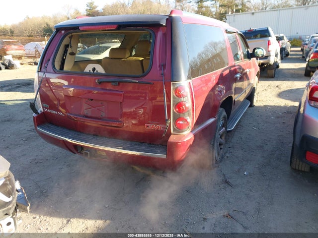 2011 GMC YUKON XL 1500 1GKS2MEF7BR306039 Photo 3