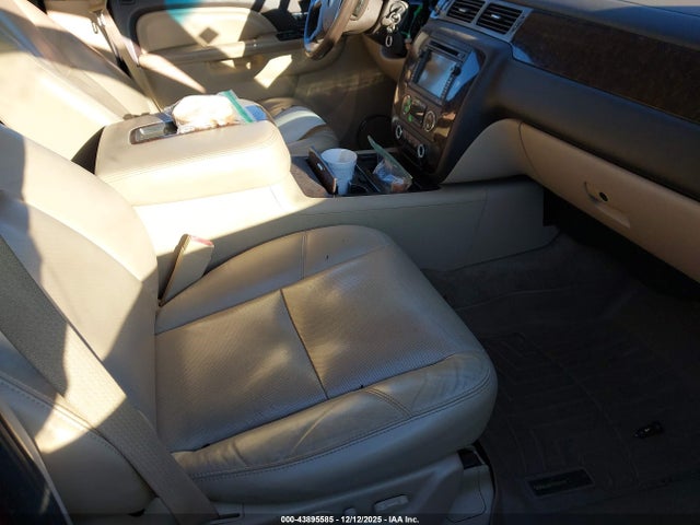 2011 GMC YUKON XL 1500 1GKS2MEF7BR306039 Photo 4