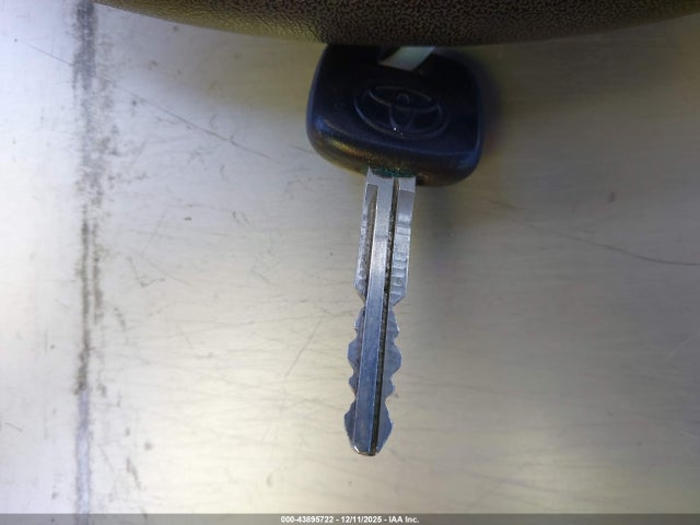 2008 TOYOTA YARIS JTDJT923885210531 Photo 10