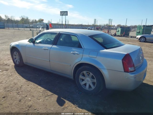 2005 CHRYSLER 300 2C3JA53G05H607790 Photo 2