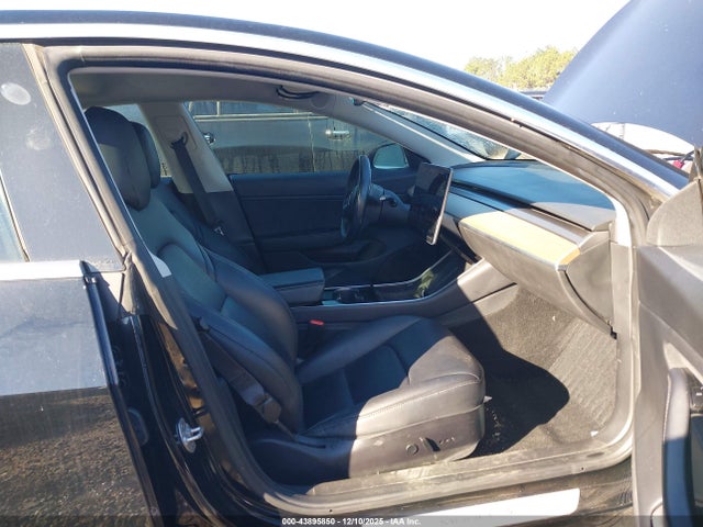 2018 TESLA MODEL 3 5YJ3E1EA5JF033780 Photo 4