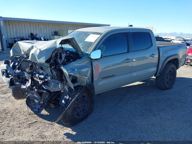 3TMCZ5ANXNM463746 Toyota Tacoma Trd Off Road