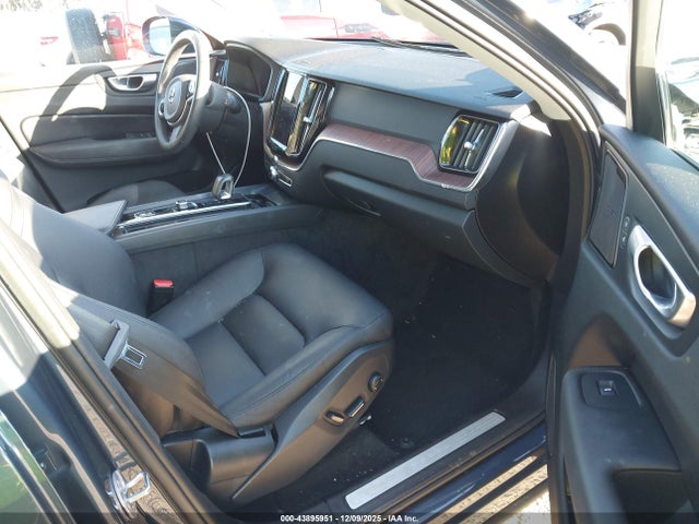 YV4L12DN5P1385830 Volvo Xc60 B5 Plus Bright Theme