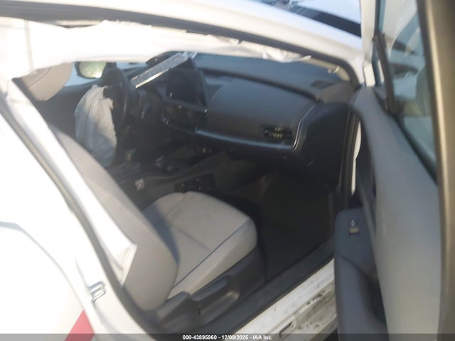 Toyota Prius Le 2025 JTDACAAU8S3063593 Image 5