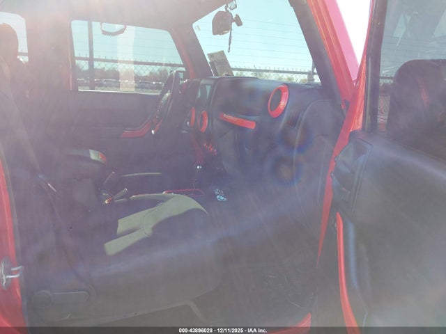 1C4BJWDG4FL542404 Jeep Wrangler Unlimited Sport