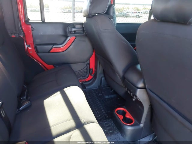 1C4BJWDG4FL542404 Jeep Wrangler Unlimited Sport