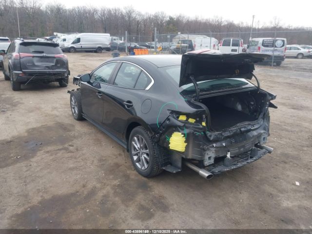 2022 MAZDA MAZDA3 3MZBPAA72NM307368 Photo 2