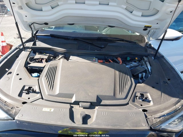 2024 AUDI Q8 E-TRON WA15AAGE8RB026318 Photo 9