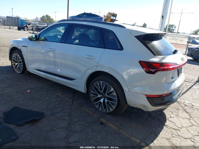 2024 AUDI Q8 E-TRON WA15AAGE8RB026318 Photo 2