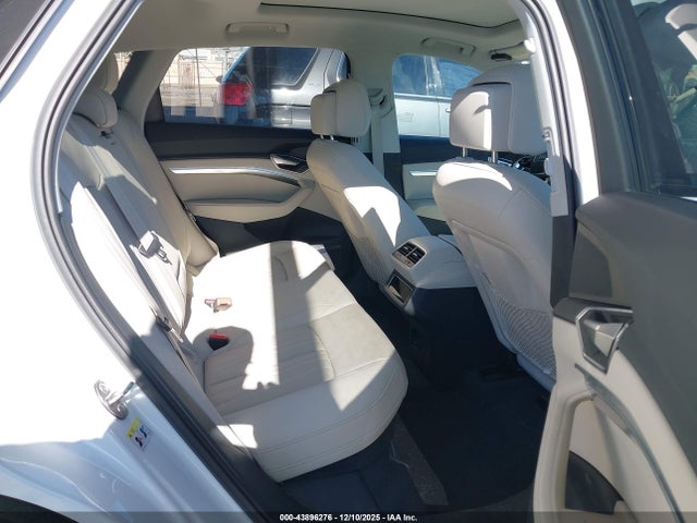 2024 AUDI Q8 E-TRON WA15AAGE8RB026318 Photo 7