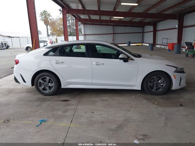 Продажа на аукционе авто 2022 Kia K5 Lxs, vin: 5XXG14J28NG157719, номер лота: 43896294