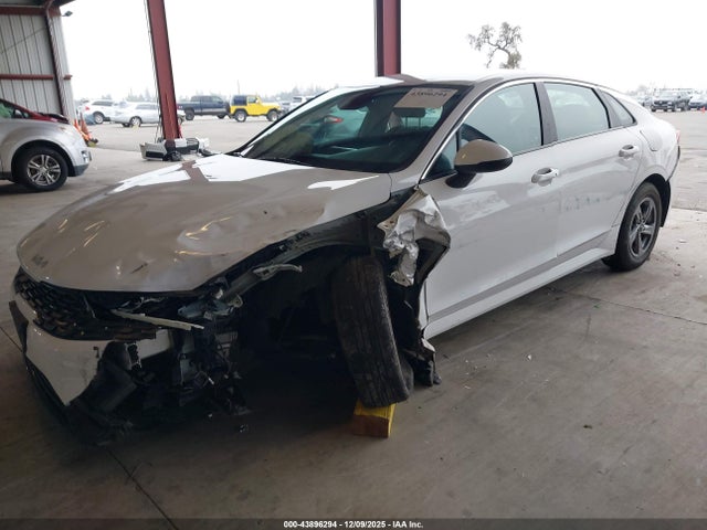 Продажа на аукционе авто 2022 Kia K5 Lxs, vin: 5XXG14J28NG157719, номер лота: 43896294