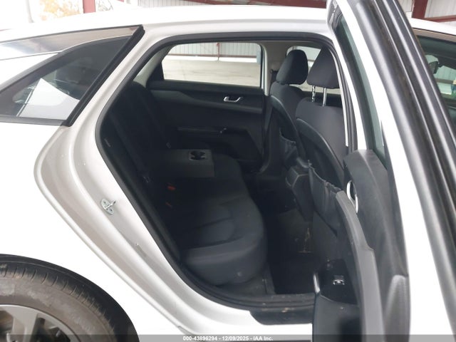 Продажа на аукционе авто 2022 Kia K5 Lxs, vin: 5XXG14J28NG157719, номер лота: 43896294