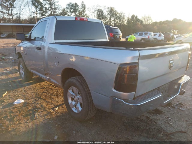 2015 RAM 1500 3C6JR6AT4FG665677 Photo 2