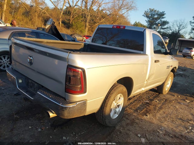 2015 RAM 1500 3C6JR6AT4FG665677 Photo 3