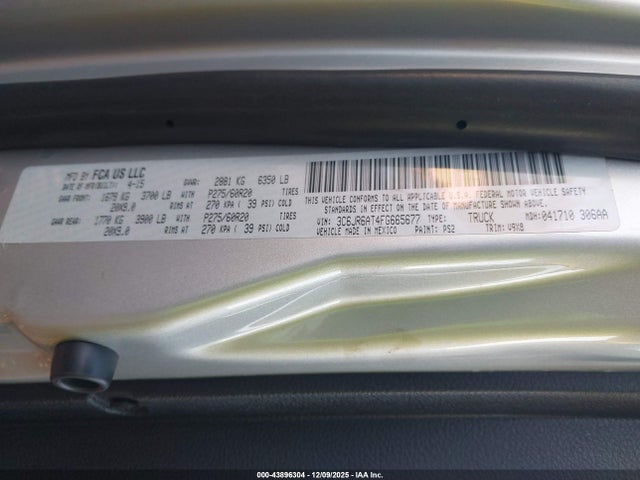 2015 RAM 1500 3C6JR6AT4FG665677 Photo 8