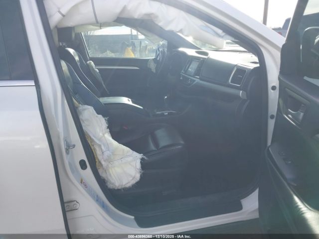 2015 TOYOTA HIGHLANDER 5TDJKRFHXFS218677 Photo 4