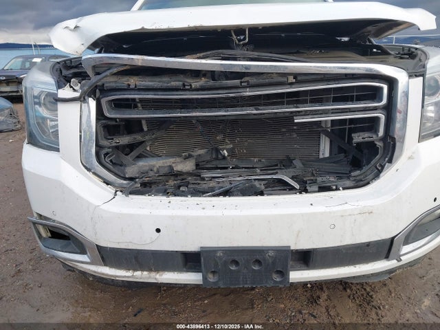 2017 GMC YUKON XL 1GKS2FKC0HR328981 Photo 5