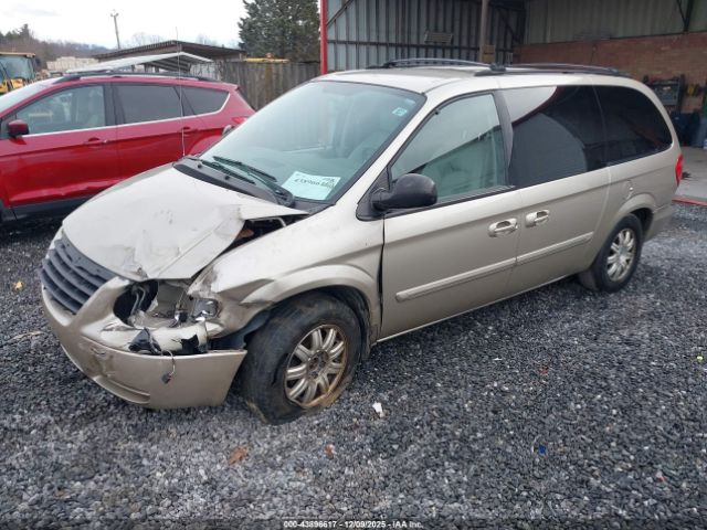 2005 CHRYSLER TOWN & COUNTRY 2C8GP54L85R197068 Photo 1