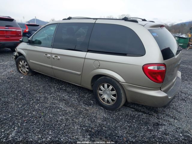 2005 CHRYSLER TOWN & COUNTRY 2C8GP54L85R197068 Photo 2