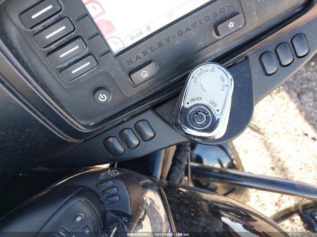 1HD1KBC11HB629912 Harley-Davidson Flhx Street Glide
