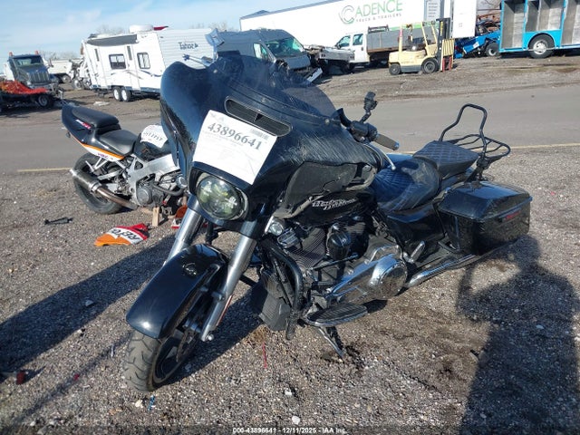1HD1KBC11HB629912 Harley-Davidson Flhx Street Glide