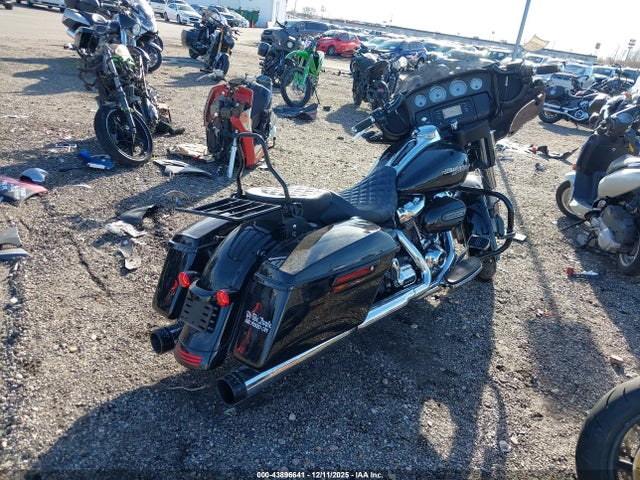 1HD1KBC11HB629912 Harley-Davidson Flhx Street Glide