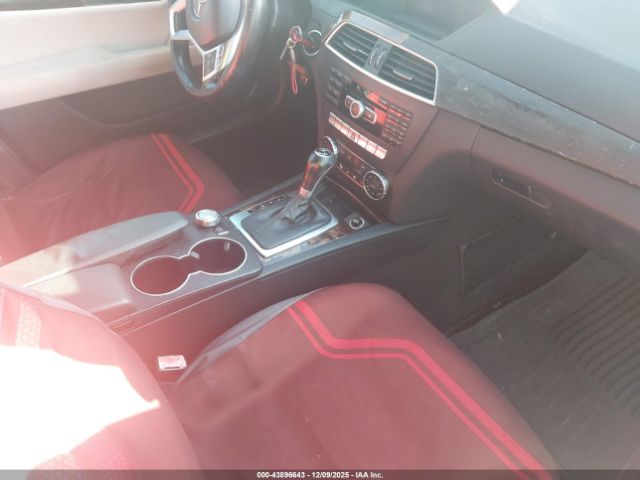 2014 MERCEDES-BENZ C 250 WDDGF4HB6ER314397 Photo 4