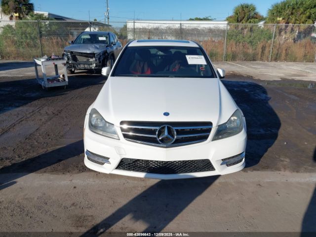 2014 MERCEDES-BENZ C 250 WDDGF4HB6ER314397 Photo 5