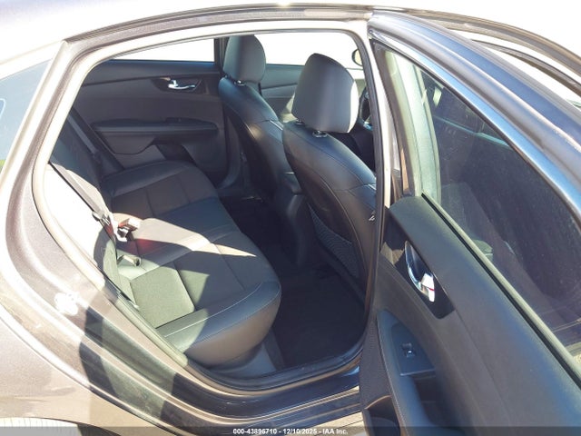 3KPF54AD8PE642035 KIA Forte Gt-line