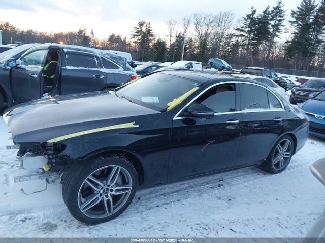 WDDZF4KB2JA370704 Mercedes-Benz E 300 4matic