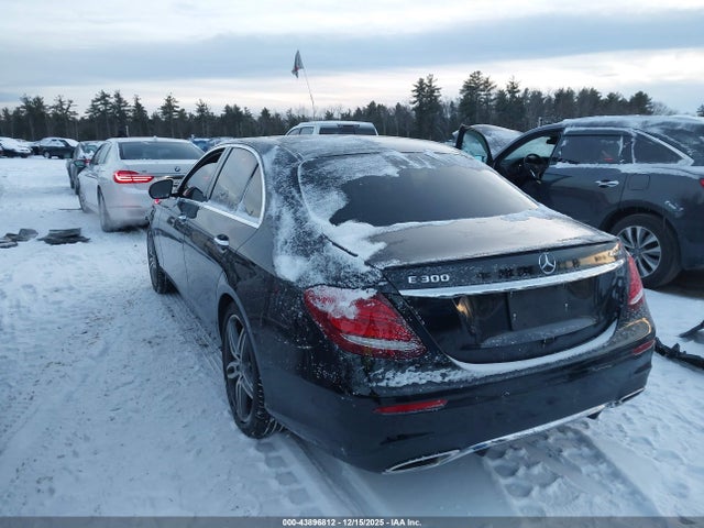 WDDZF4KB2JA370704 Mercedes-Benz E 300 4matic