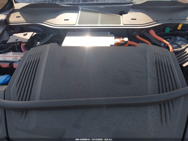 2024 AUDI Q8 E-TRON WA15AAGE6RB066977 Photo 9