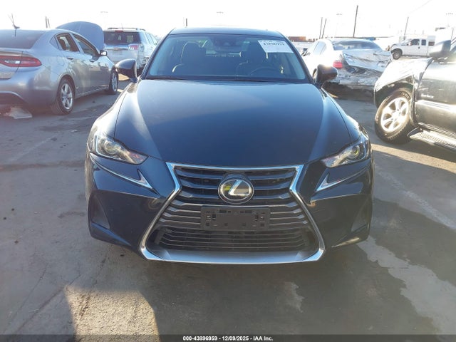 Lexus IS 300 2018 JTHBA1D27J5065941 Image 13