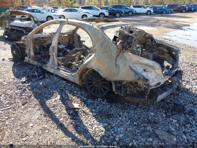 2015 MERCEDES-BENZ S 550 WDDUG8FB3FA122459 Photo 2