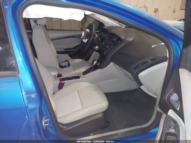 2016 FORD FOCUS 1FADP3F23GL360871 Photo 4