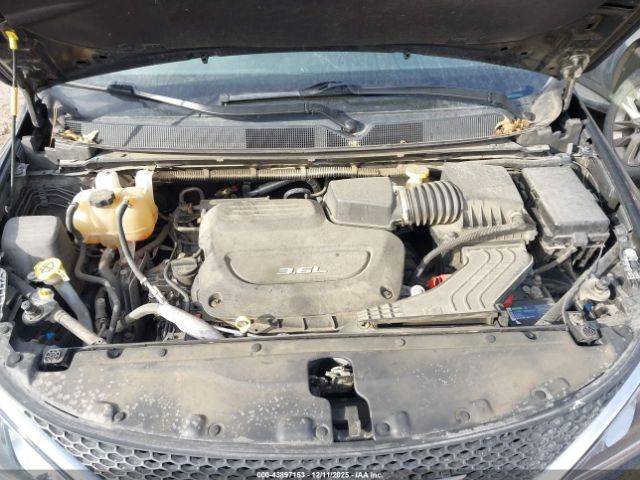 2018 CHRYSLER PACIFICA 2C4RC1BG9JR278952 Photo 9