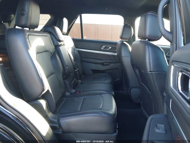1FM5K8GT8HGD55303 Ford EXPLORER SPORT