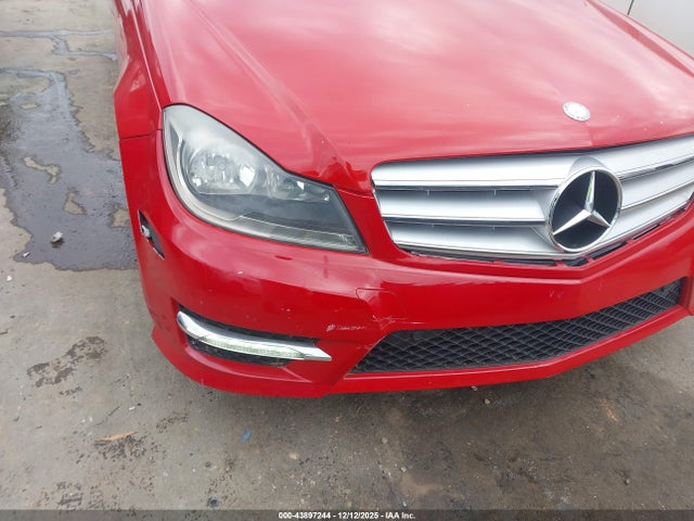 2013 Mercedes-benz C 250 Sport მანქანა იყიდება აუქციონზე, vin: WDDGF4HB4DA776499, აუქციონის ნომერი: 43897244