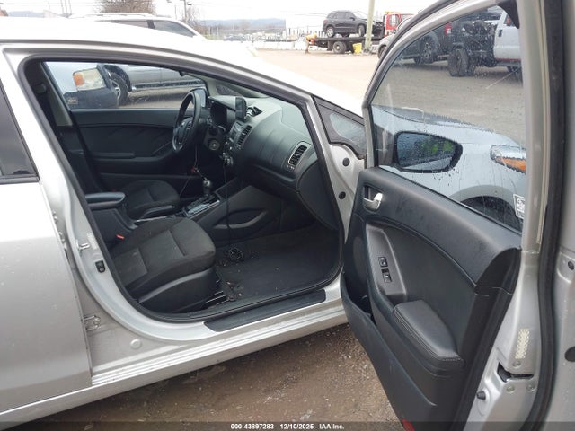 KIA FORTE LX 2017 3KPFK4A72HE049159 Image 16