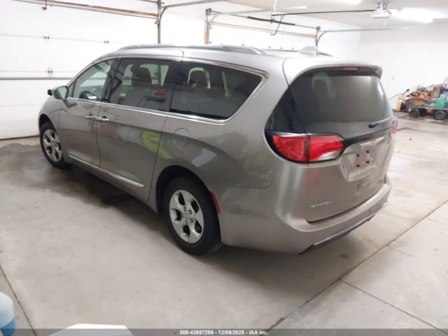 2017 CHRYSLER PACIFICA 2C4RC1EG9HR721378 Photo 2