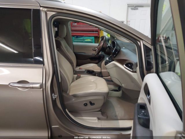 2017 CHRYSLER PACIFICA 2C4RC1EG9HR721378 Photo 4