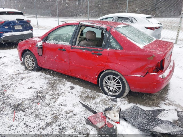 2005 FORD FOCUS 1FAFP34N95W185558 Photo 2