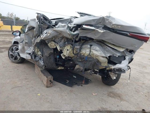 KNAG64J73S5285165 KIA K5 Gt-line