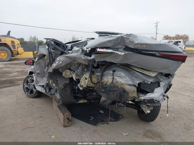 KNAG64J73S5285165 KIA K5 Gt-line