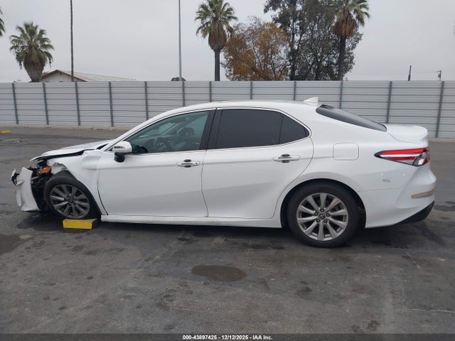 Toyota CAMRY LE 2020 4T1C11AK7LU348791 Image 14