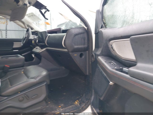 1FMJU1H81SEA04200 Ford Expedition Active