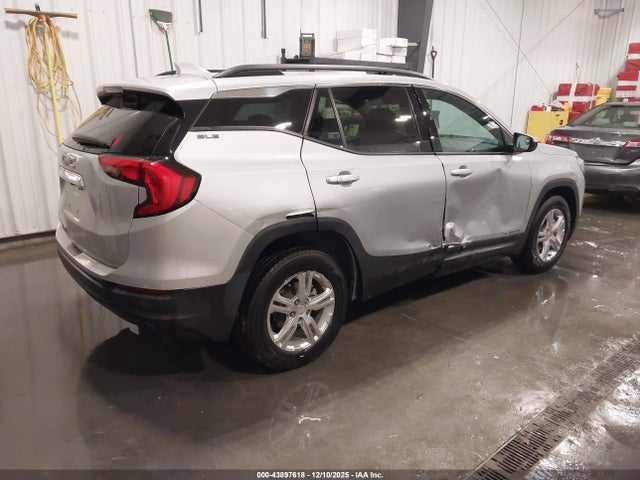 3GKALMEV3LL197586 GMC Terrain Fwd Sle