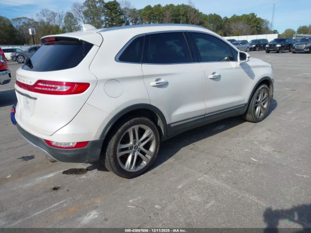 2019 LINCOLN MKC 5LMCJ3D91KUL00302 Photo 3