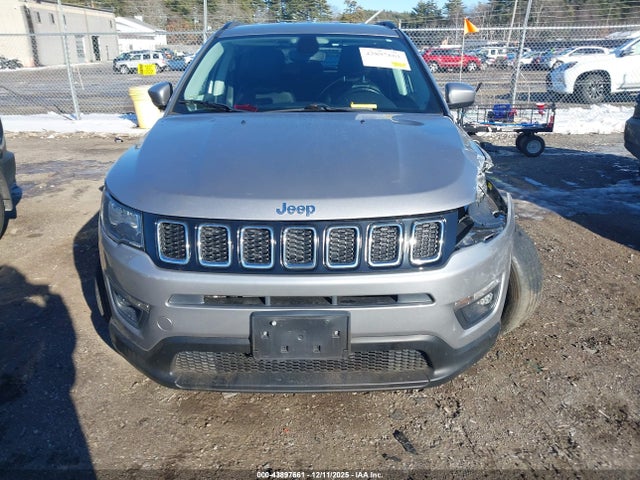 3C4NJDBB2LT174877 Jeep Compass Latitude 4x4